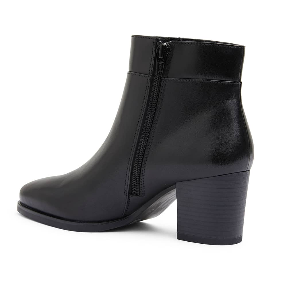 Newton Boot in Black Leather
