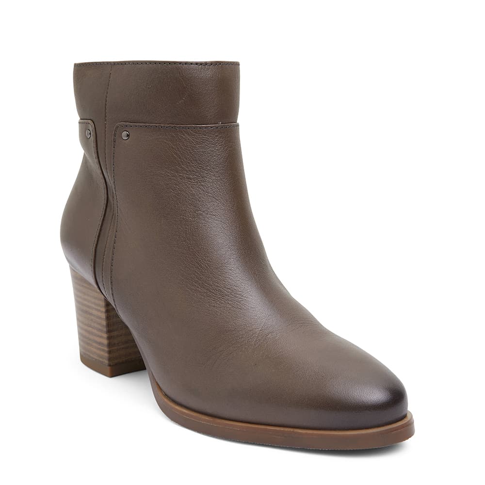 Newton Boot in Khaki Leather