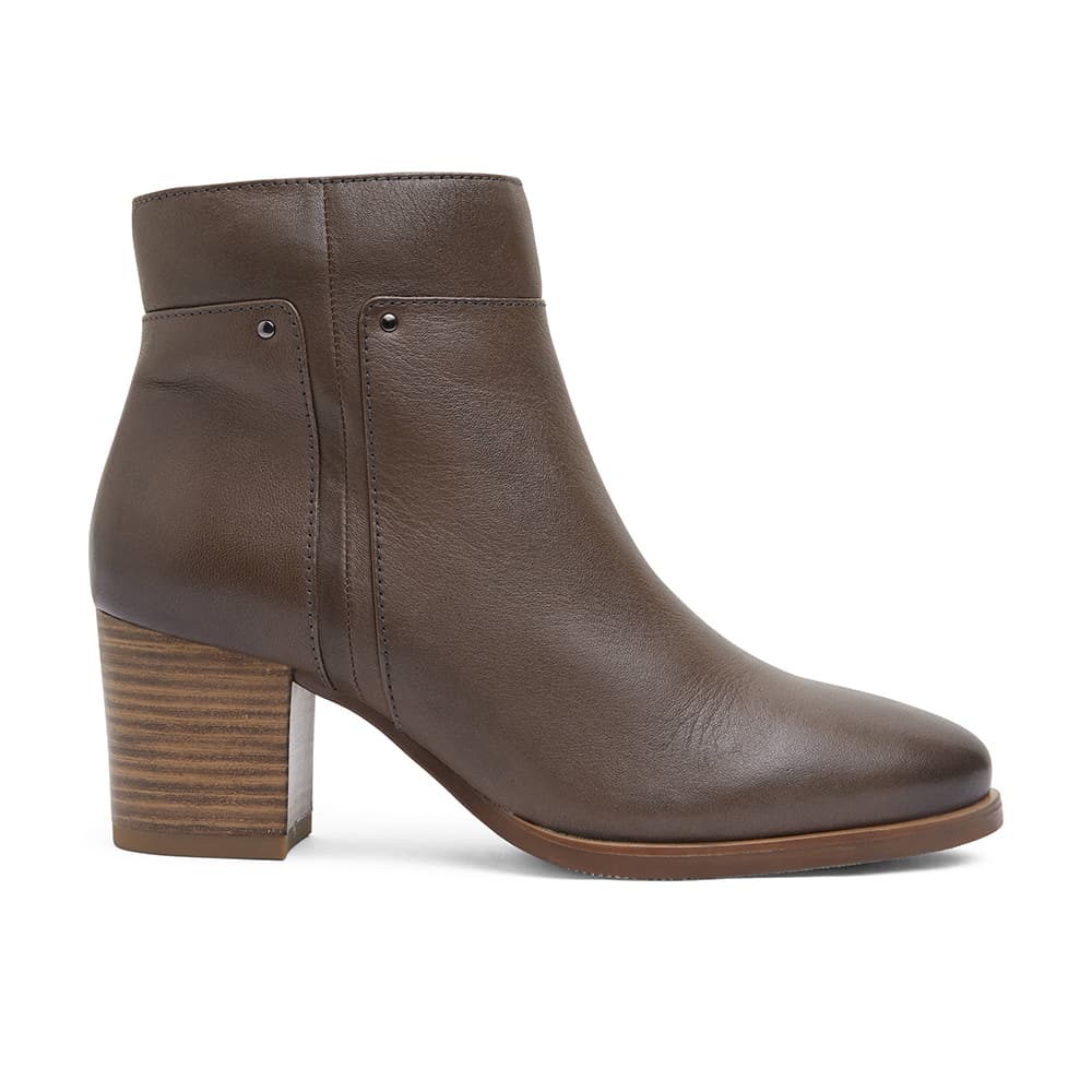 Newton Boot in Khaki Leather