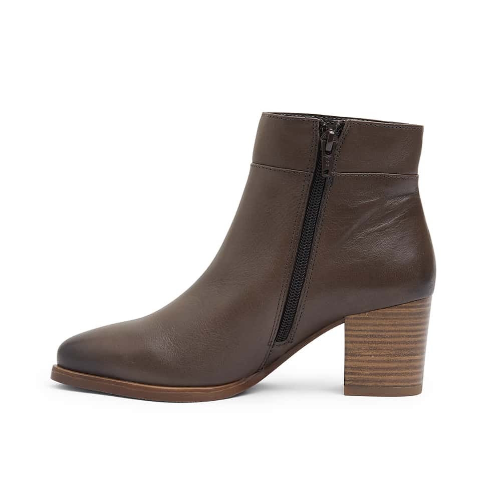 Newton Boot in Khaki Leather
