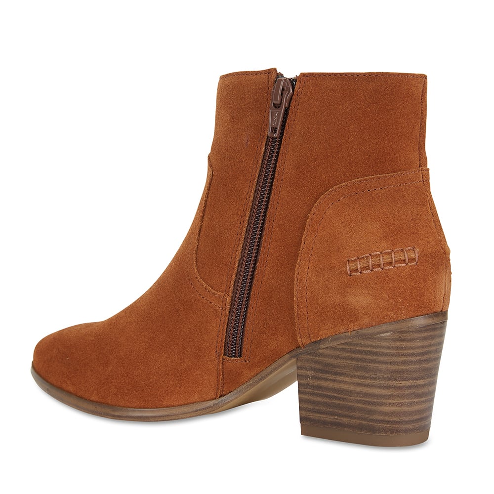 Oslo Boot in Tan Suede