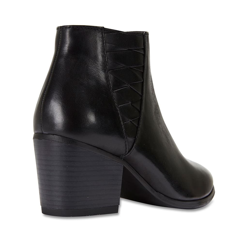 Oxford Boot in Black Leather