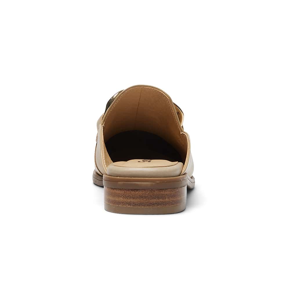 Pivot Loafer in Nude Leather