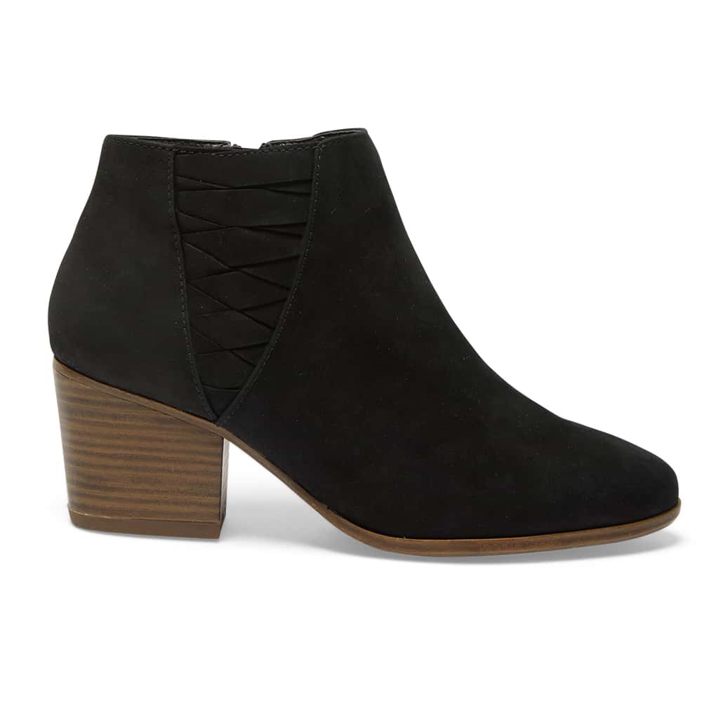 Quarry Boot in Black Nubuck