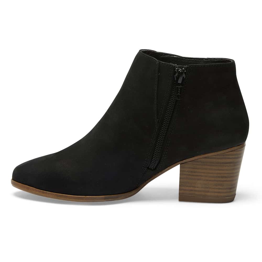 Quarry Boot in Black Nubuck
