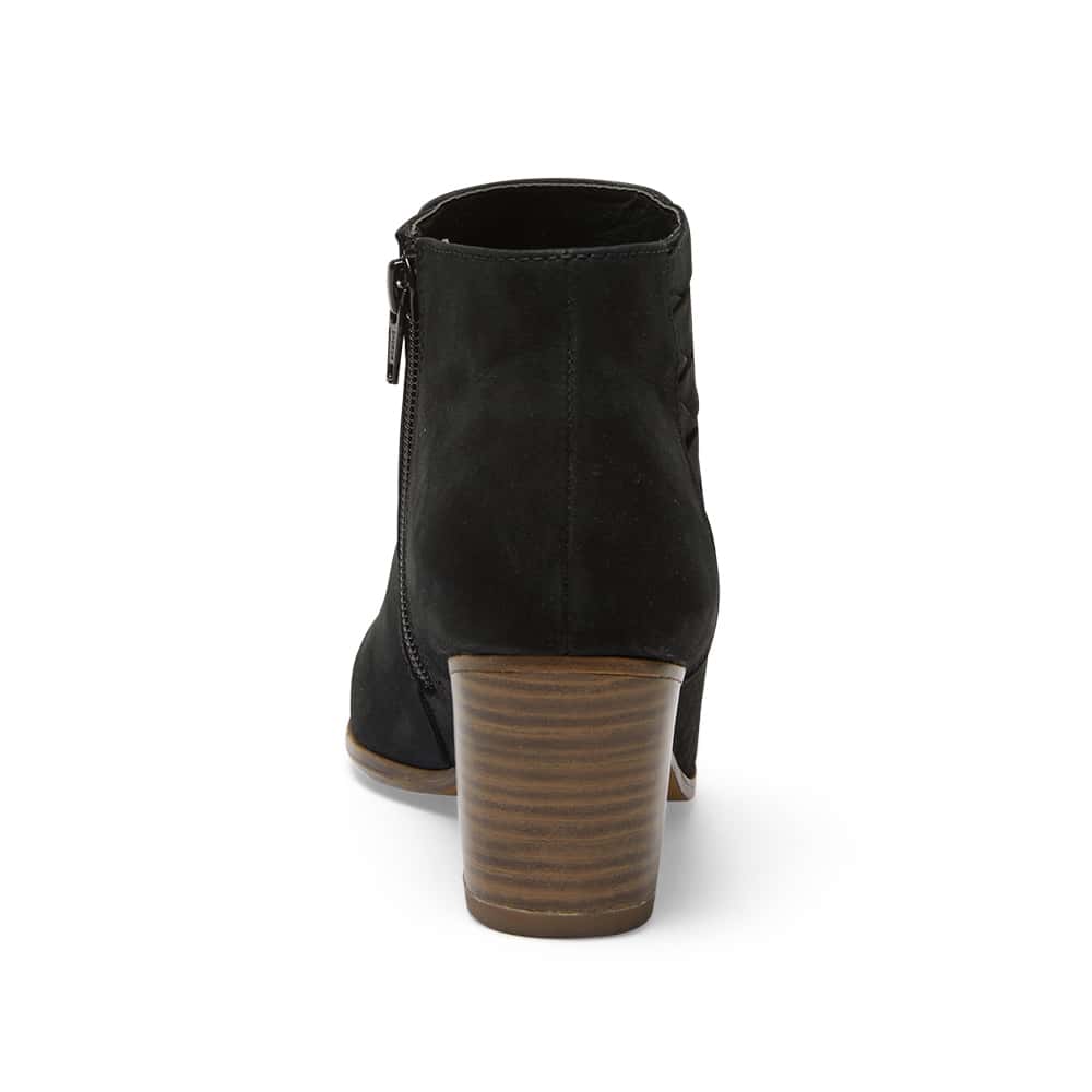 Quarry Boot in Black Nubuck