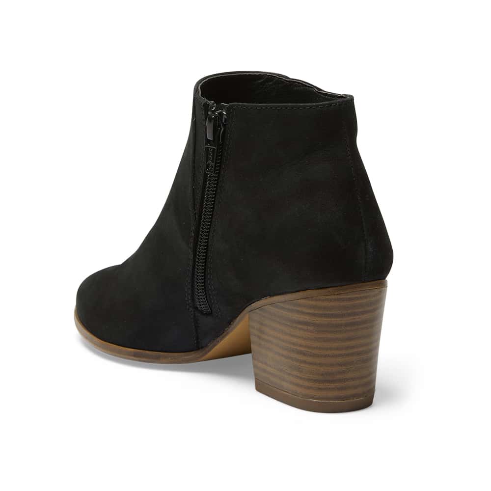 Quarry Boot in Black Nubuck