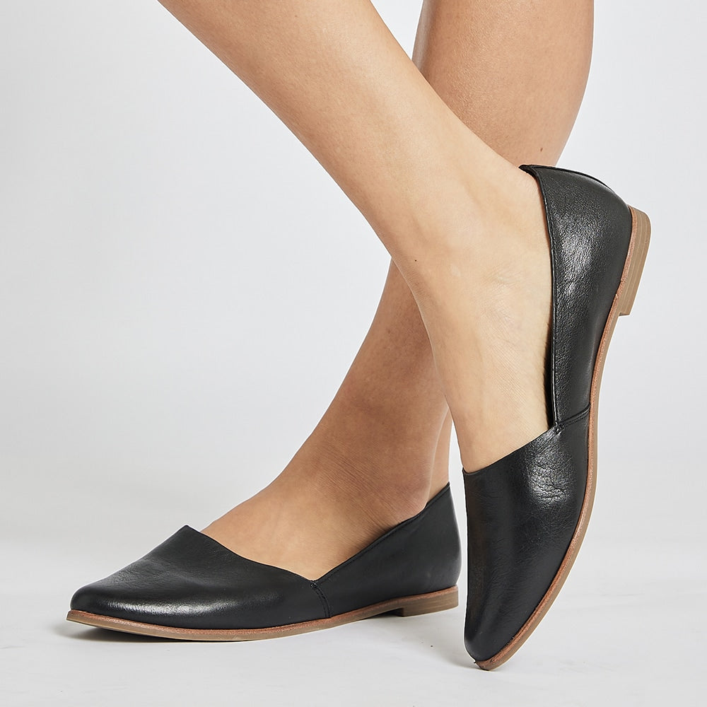 Rachael Flat in Black Leather | Sandler | Shoe HQ