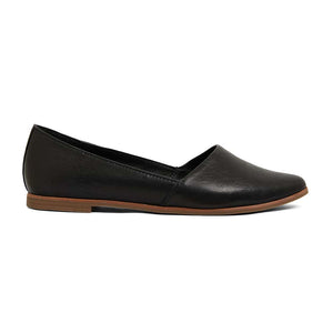 Sandler Rachael Flat in Black Leather