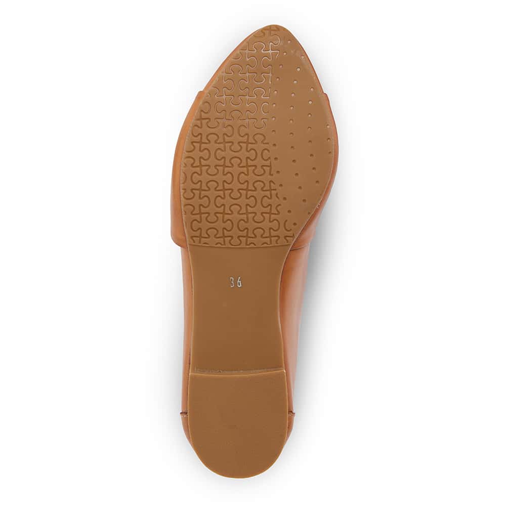 Rosco Flat in Tan Leather