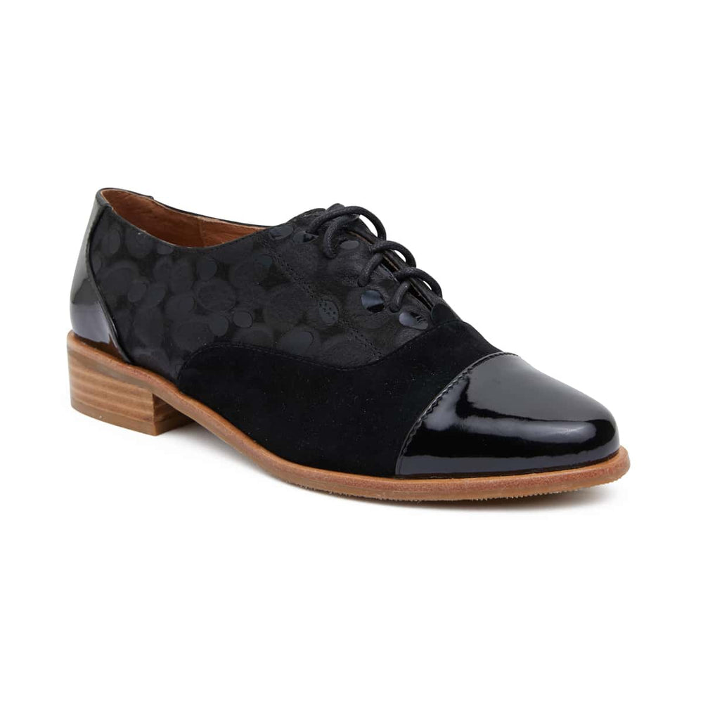 Shiraz Brogue in Black Multi Leather