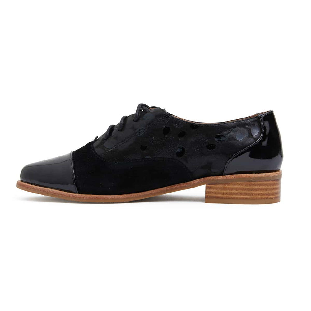 Shiraz Brogue in Black Multi Leather