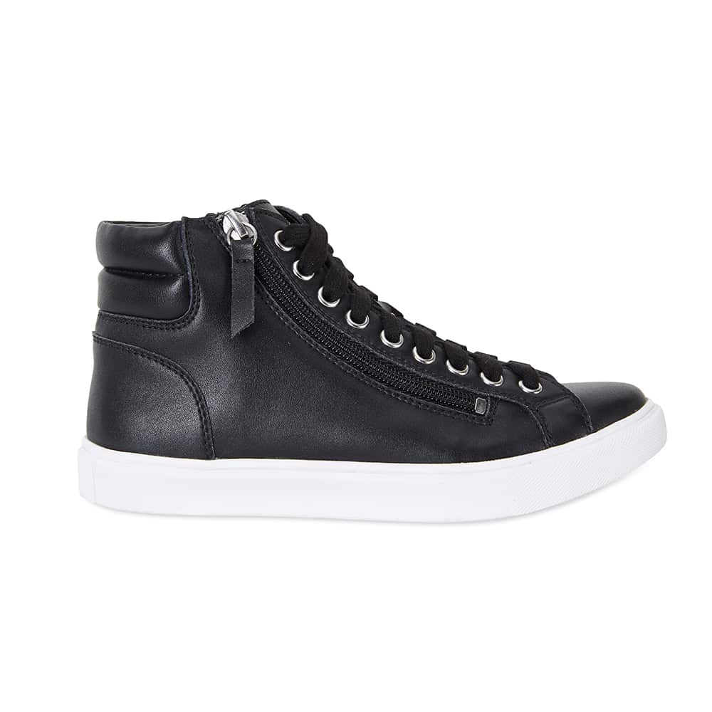 Snap Sneaker in Black Leather