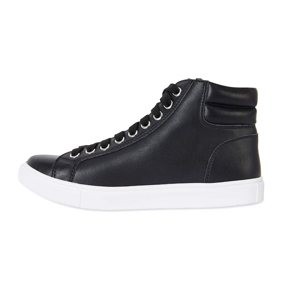 Snap Sneaker in Black Leather