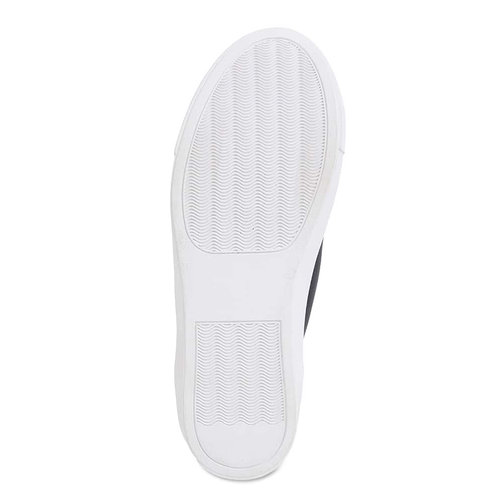 Snap Sneaker in Black Leather