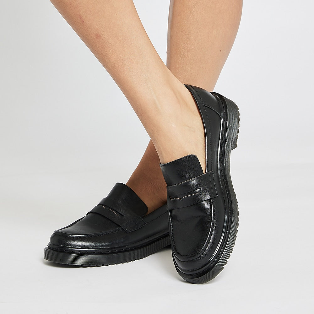 Strata Loafer in Black Leather