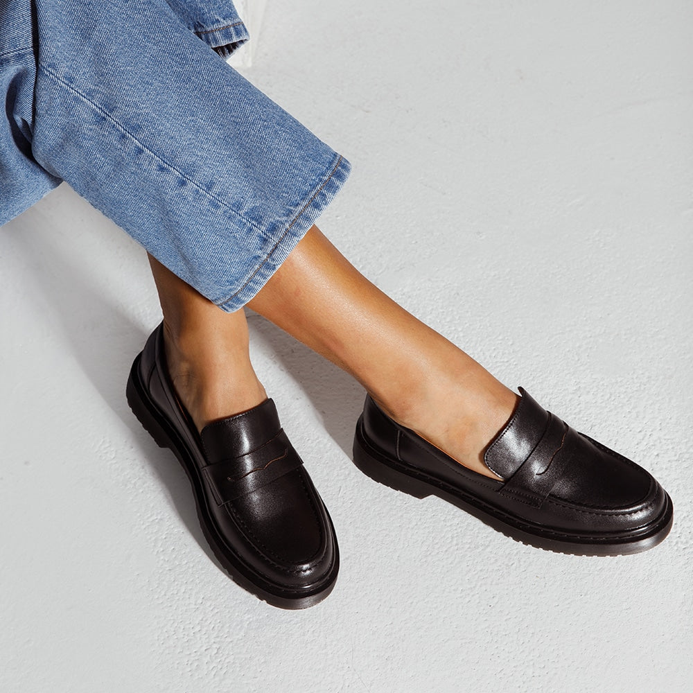 Strata Loafer in Black Leather