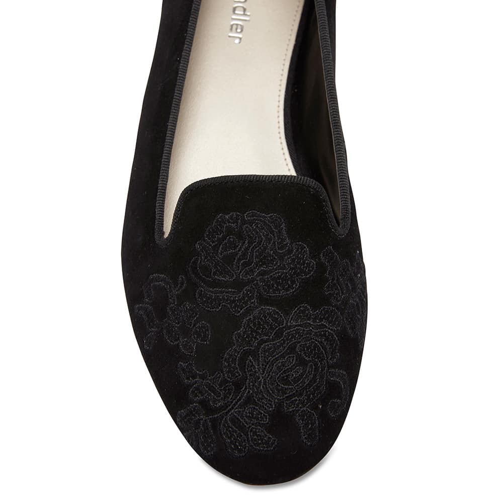 Tailor Loafer in Black Suede