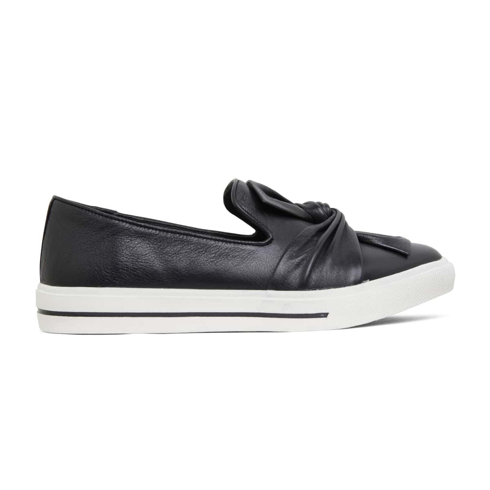 Talia Ballet Flat in Black Leather