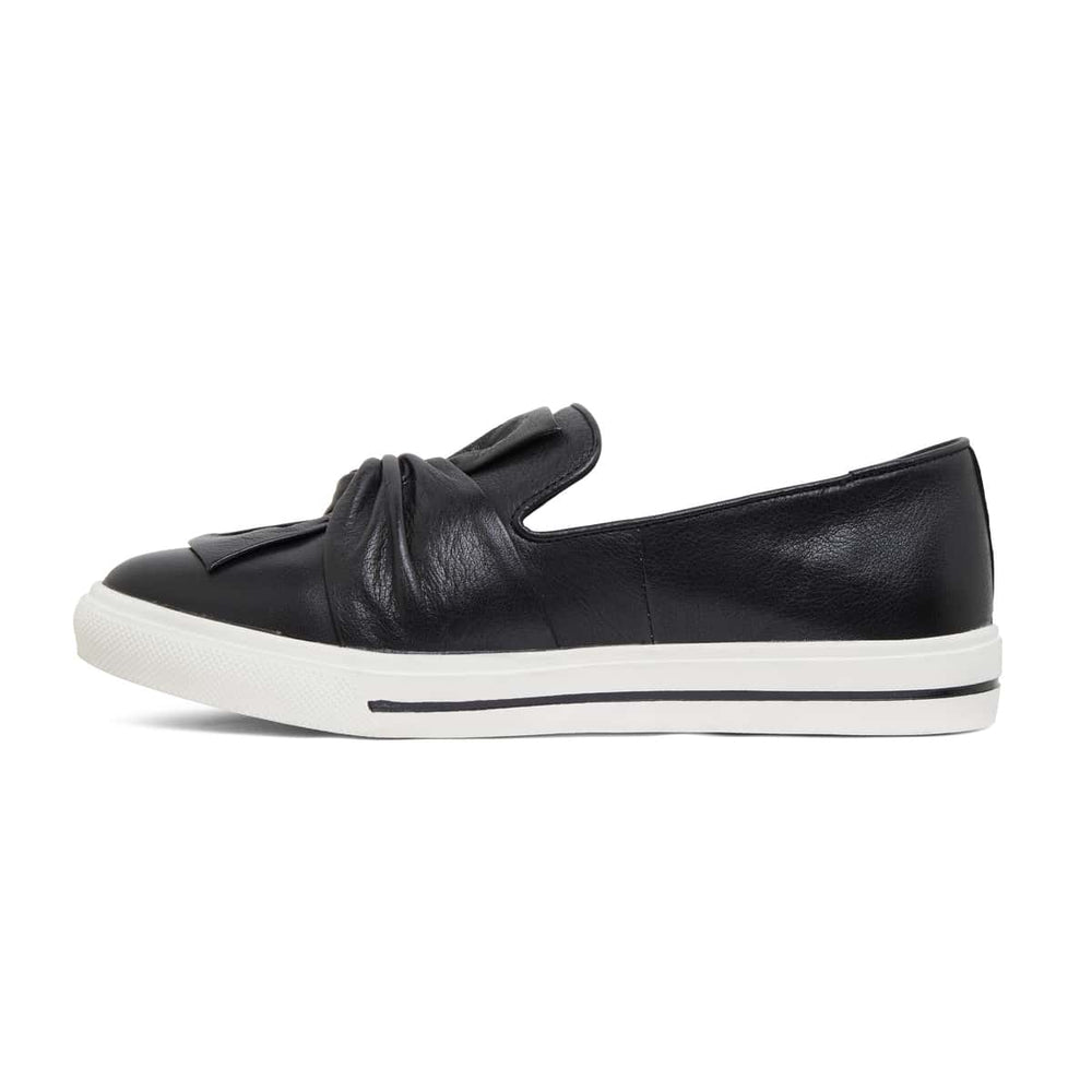 Talia Ballet Flat in Black Leather