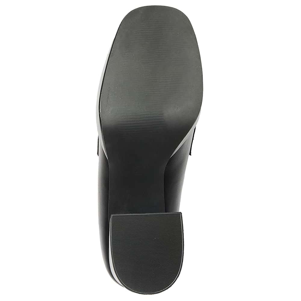 Trinity Loafer in Black Smooth