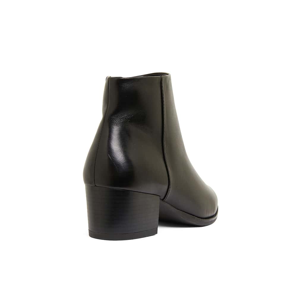 Vera Boot in Black Leather