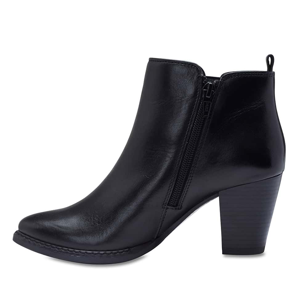 Yarra Boot in Black Leather