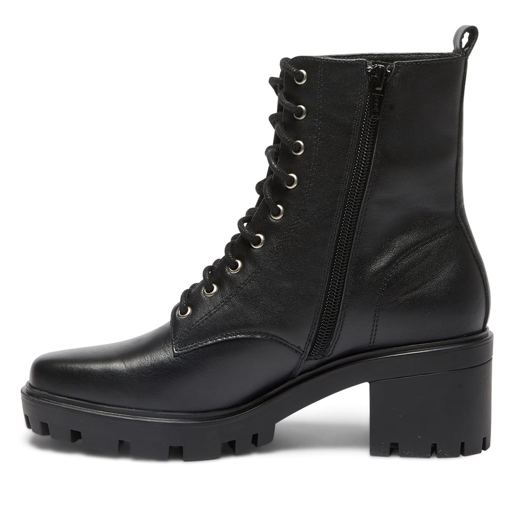 Zane Boot in Black Leather