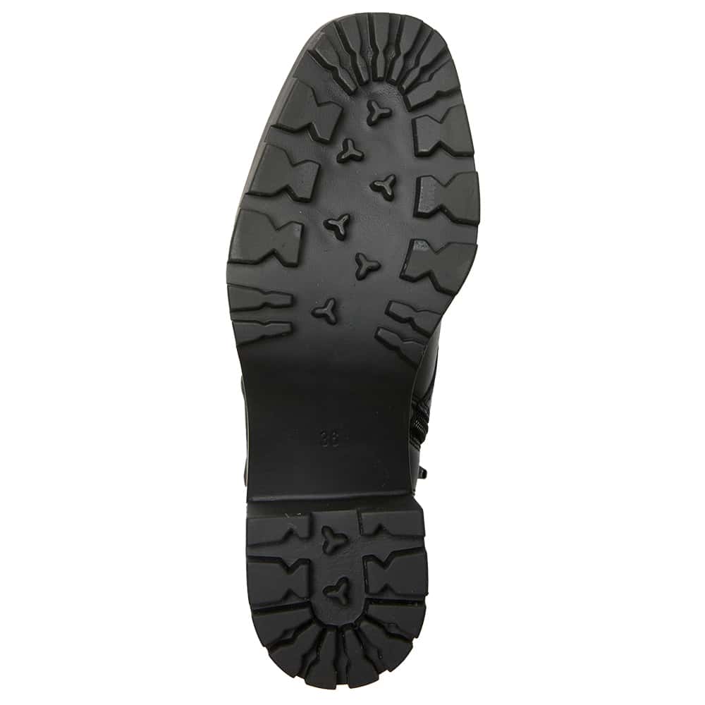 Zane Boot in Black Leather
