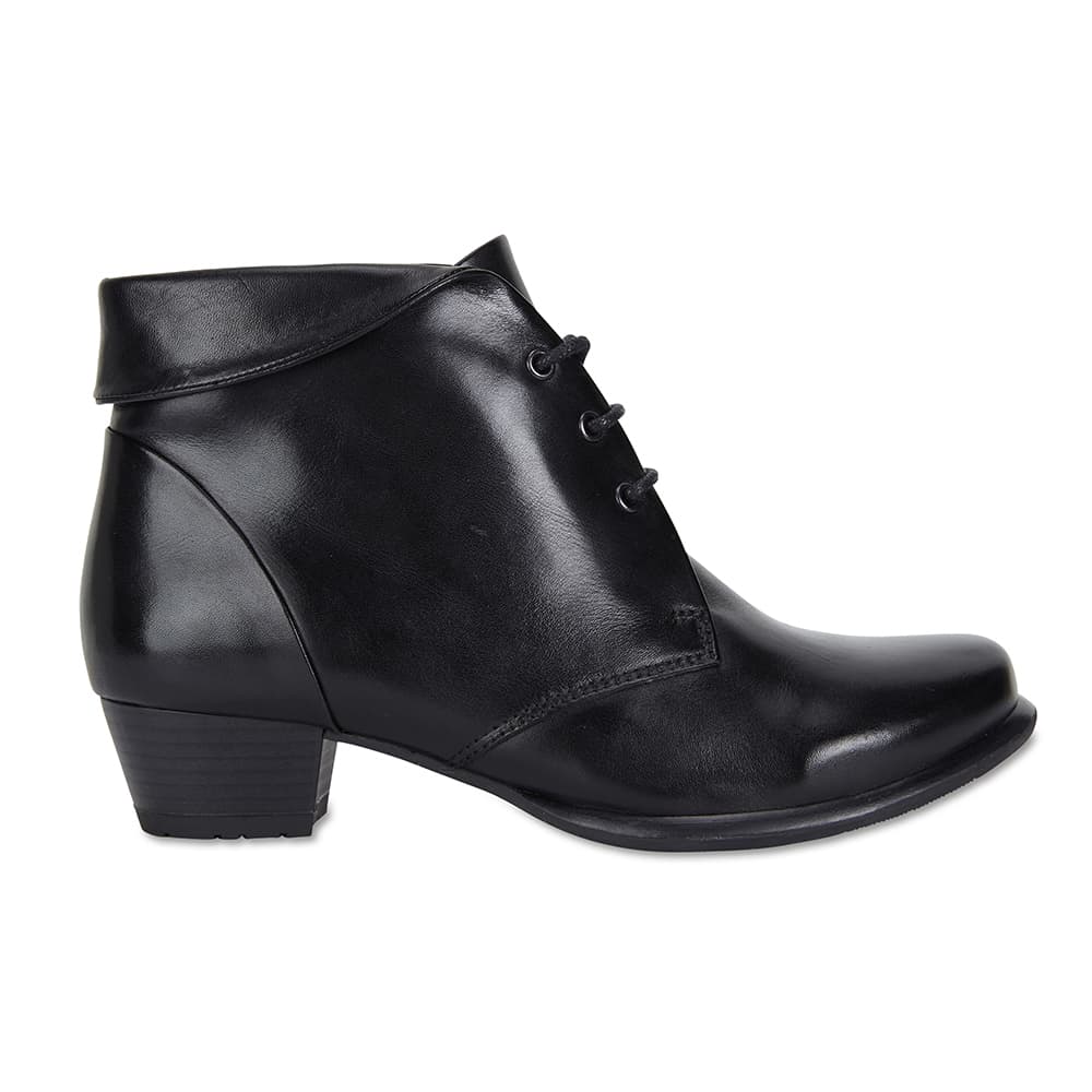 Driver Boot in Black Leather