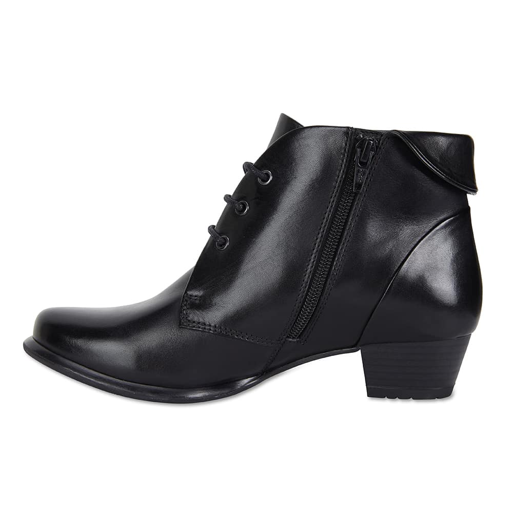 Driver Boot in Black Leather