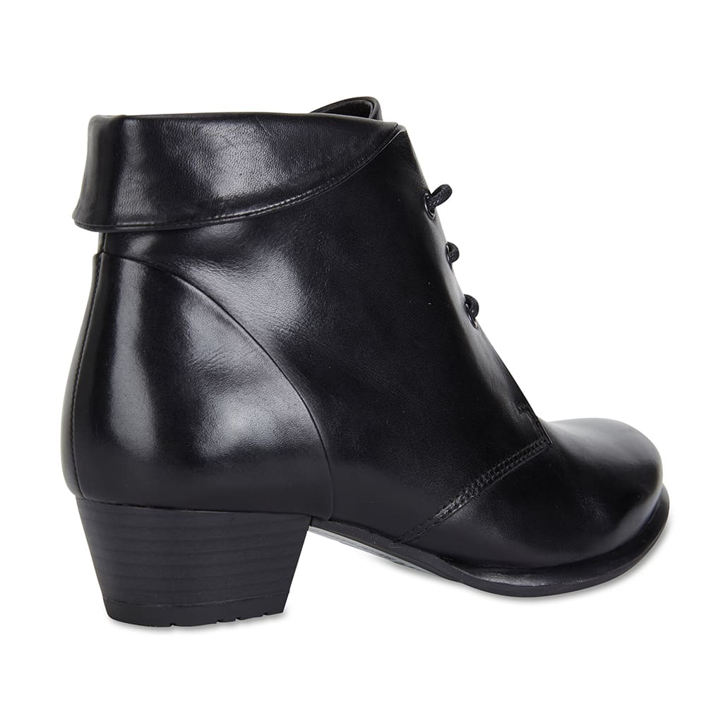 Driver Boot in Black Leather