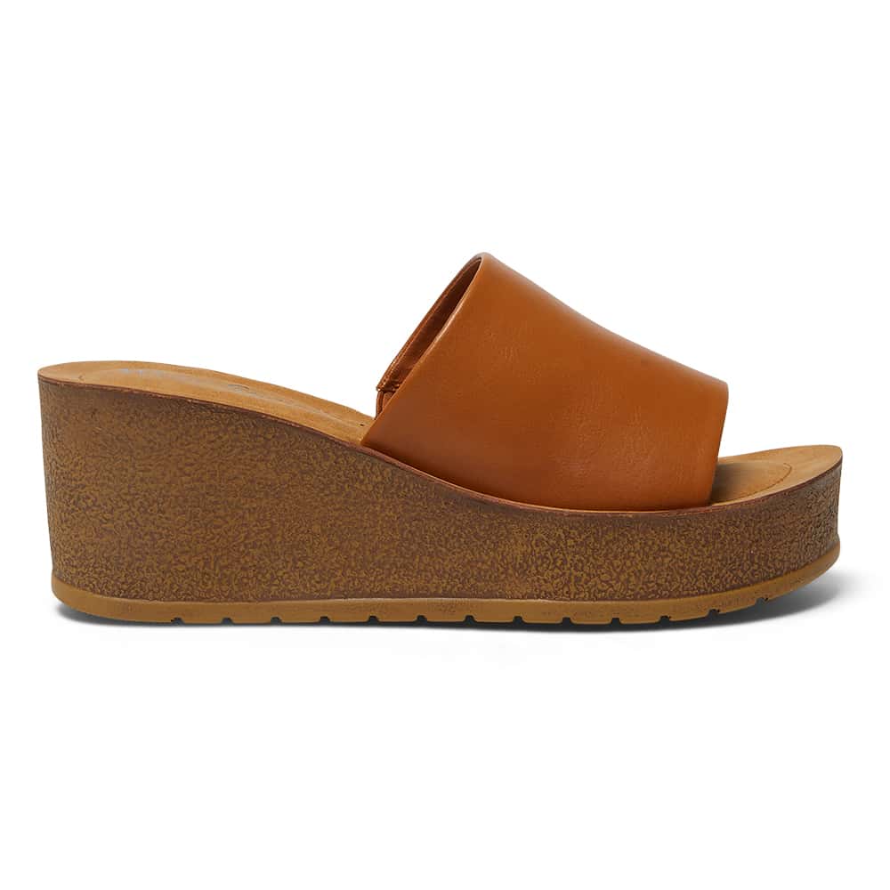 Landon Slide in Tan Smooth