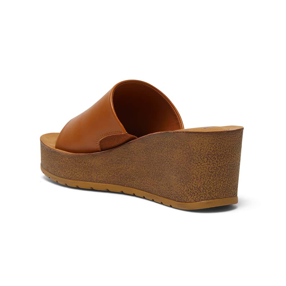 Landon Slide in Tan Smooth