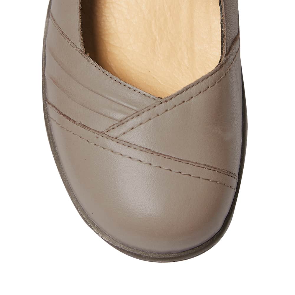 Larissa Flat in Taupe Leather