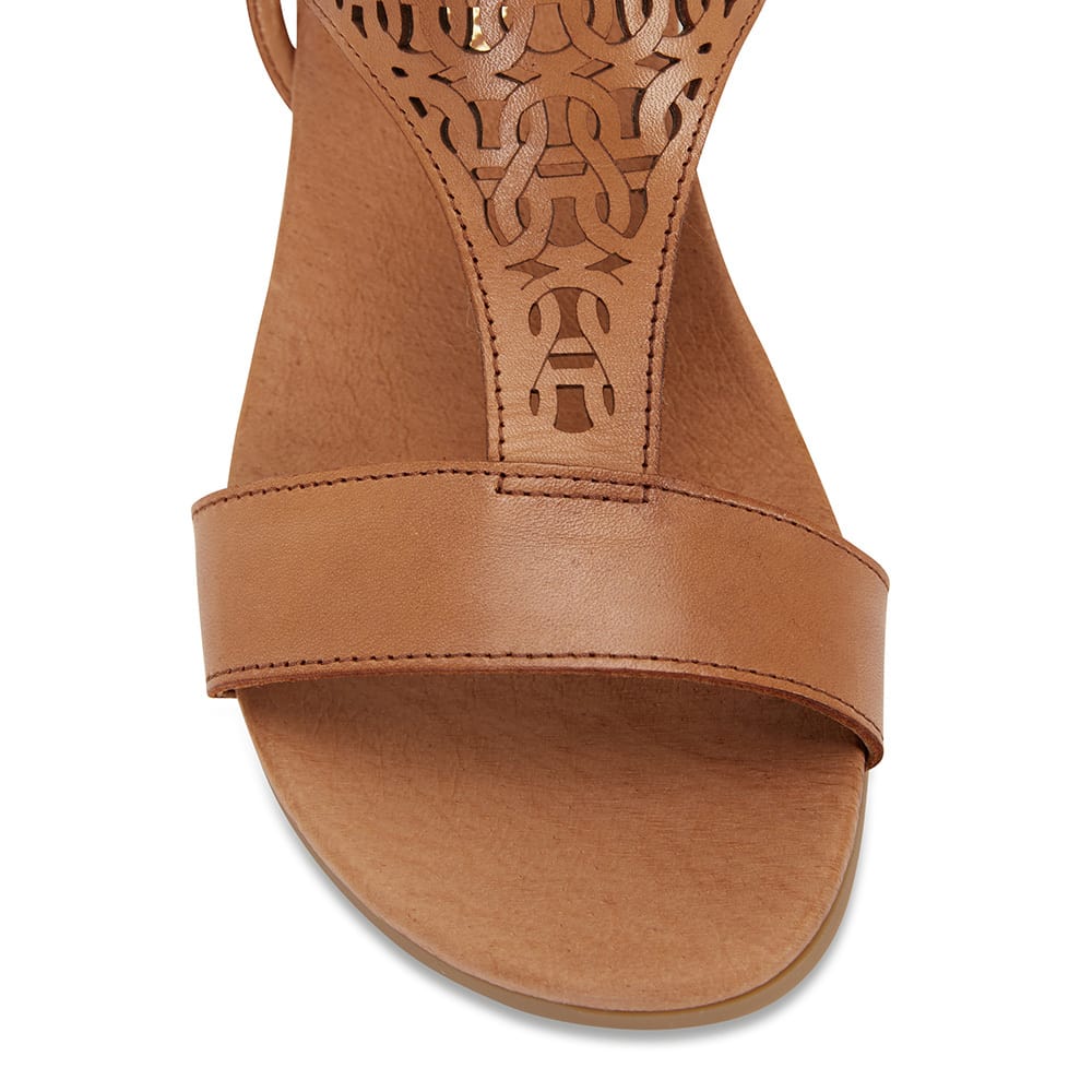 Magnet Heel in Cognac Leather