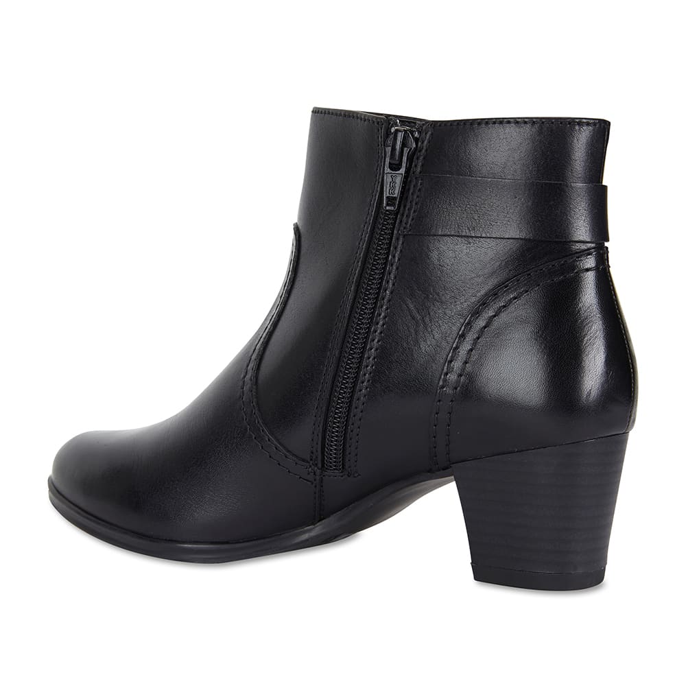 Mascot Boot in Black Leather | Wide Steps | Shoe HQ