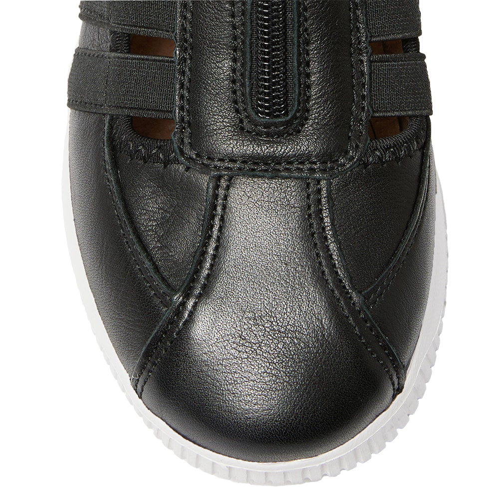 Newport Sneaker in Black Leather