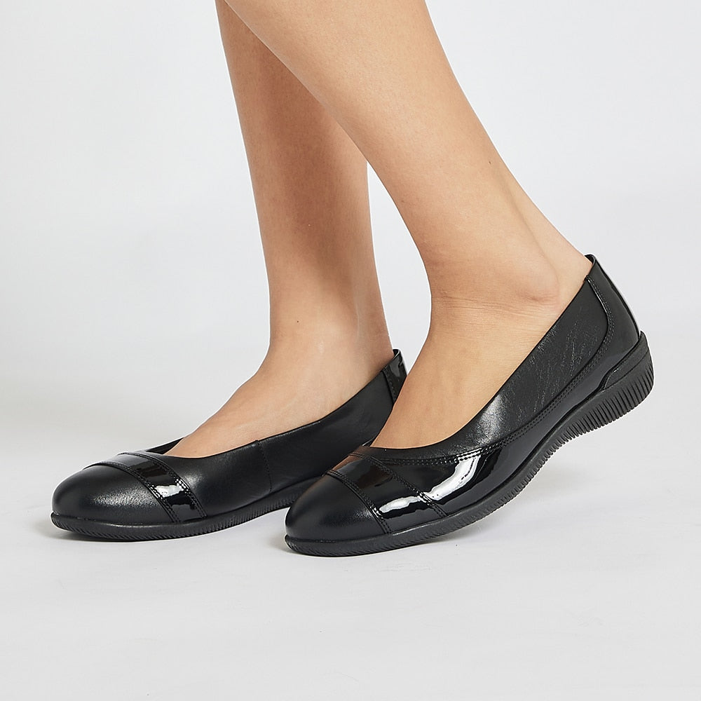 Virgo Flat in Black Patent