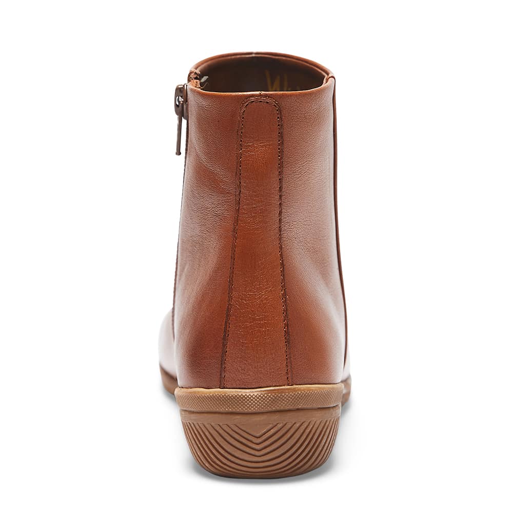 Walker Boot in Mid Brown Leather