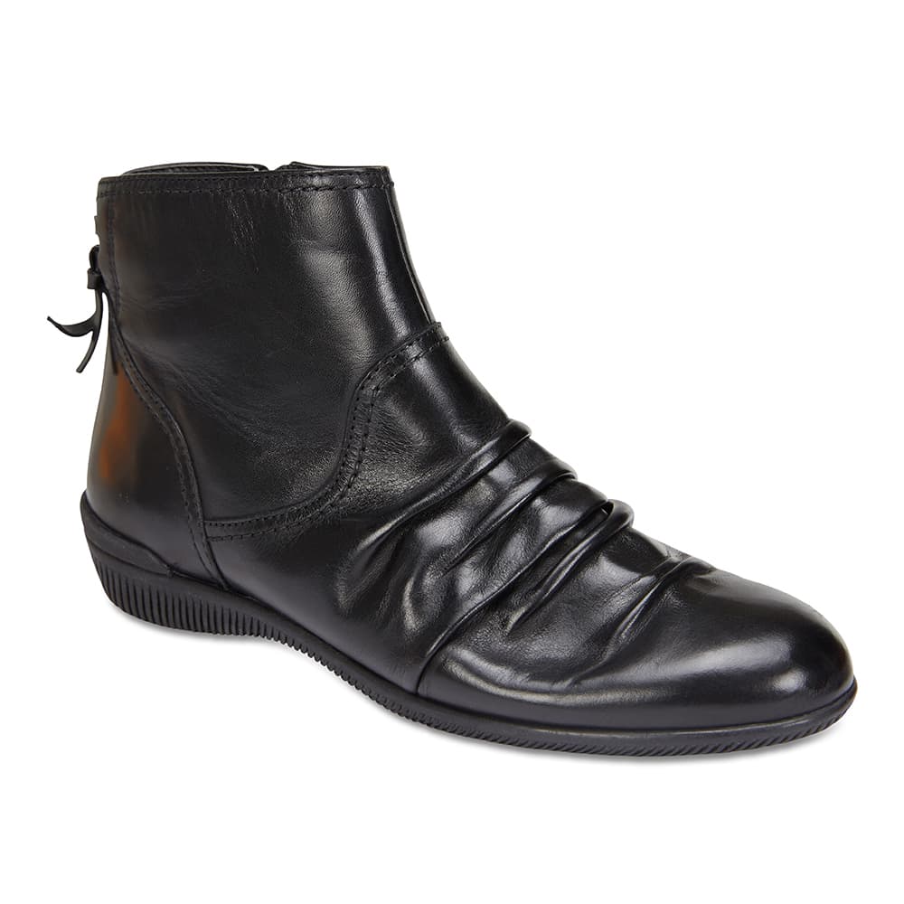 Waltz Boot in Black Leather